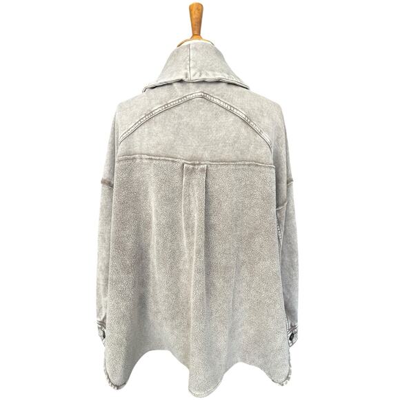 NWT Forever 21 100% Cotton Cozy Oversized Distressed Shacket Size Medium - Picture 6 of 8